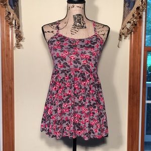 Spoiled. Gray and floral top. L